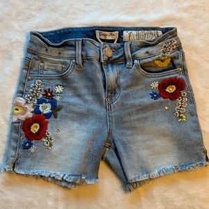 Indigo Rein embroidered Jean short Juniors 7
